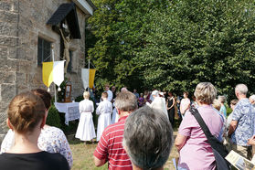 Nachfeier des Mährisch-Neustädter Wachsstockfestes an der Weingartenkapelle (Foto: Karl-Franz Thiede)